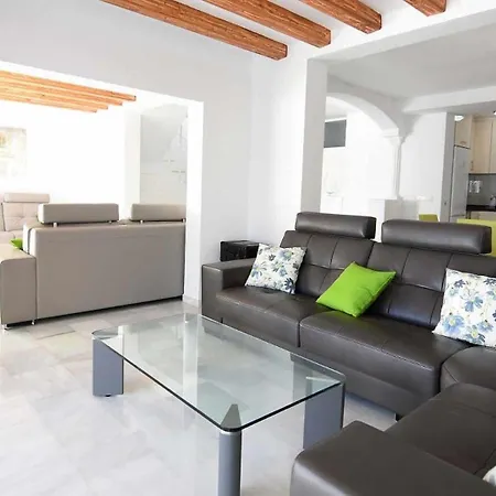 Vakantiehuis Mit Privatpool Fuer 7 Personen Ca 246 Qm In Nerja, Andalusien Costa Del Sol Nerja