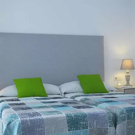 Mit Privatpool Fuer 7 Personen Ca 246 Qm In Nerja, Andalusien Costa Del Sol 度假居